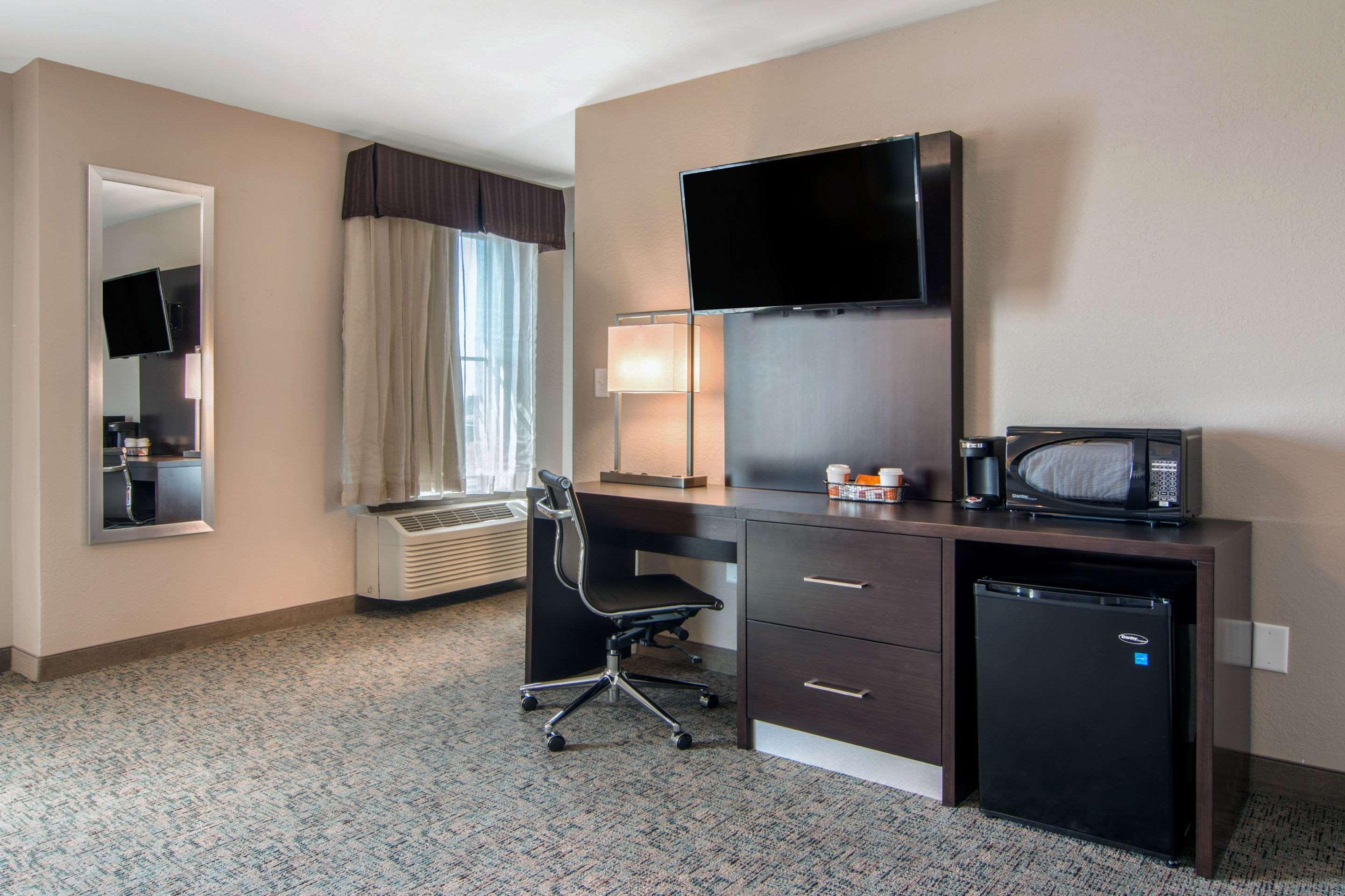 Clarion Inn & Suites Atlanta Downtown Esterno foto