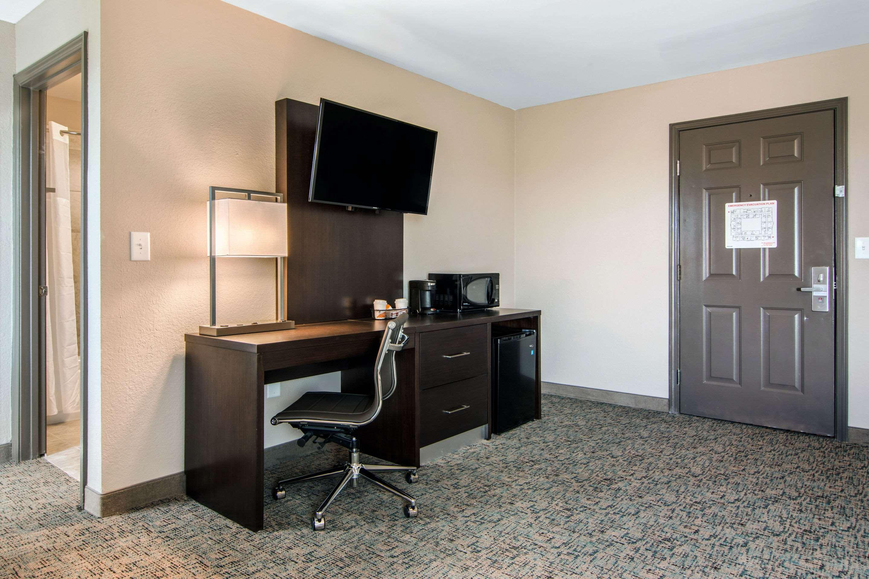 Clarion Inn & Suites Atlanta Downtown Esterno foto