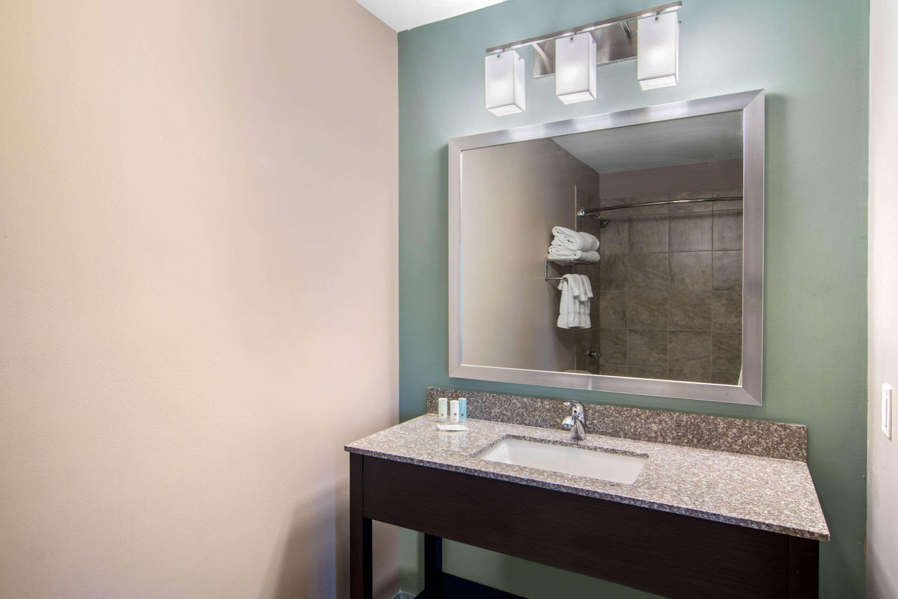 Clarion Inn & Suites Atlanta Downtown Esterno foto